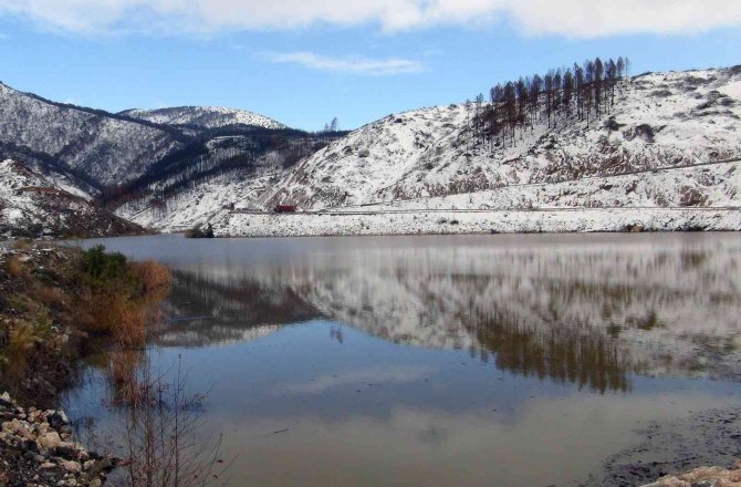 Kar Yağışı Göl Ve Akarsular İçin Can Suyu Oldu