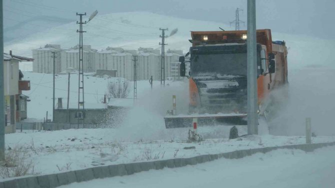Ardahan’ın Posof İlçesinde Köy Yolları Kapandı, Okullar Tatil Edildi
