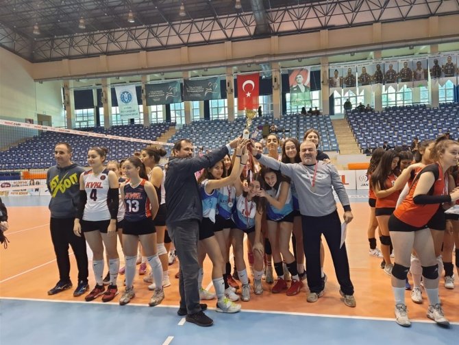 Aydın’da Okul Sporlarında Voleybol Heyecanı Tamamlandı