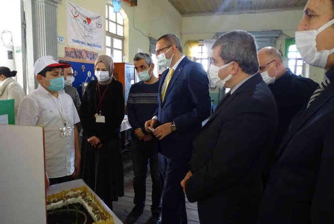 Çamdibi Ortaokulu’nda Tübi̇tak 4006 Bilim Fuarı Yapıldı