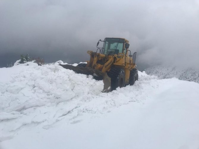 Batman’da Sağlıkçılar 7 Saat Sonra Doğum Sancısı Tutan Hastaya Ulaştı, Bebeğe Sağlıkçının İsmi Verildi