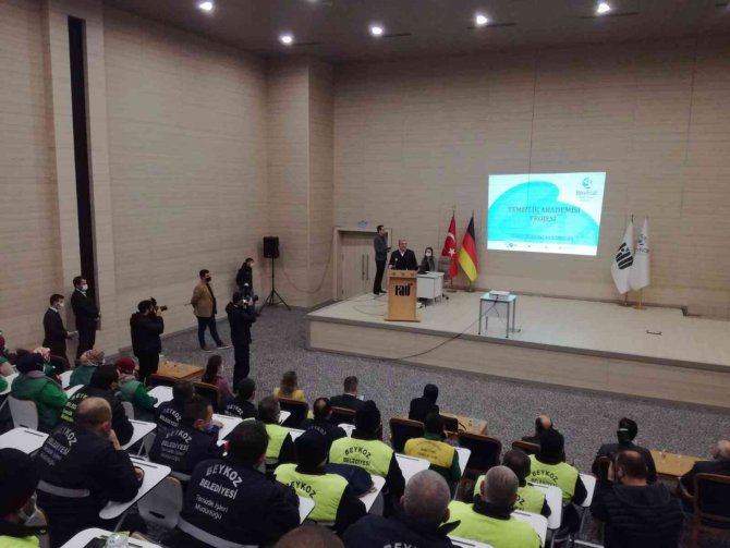 Beykoz’un Temizlik İşçileri Üniversite Mezunu Oldu