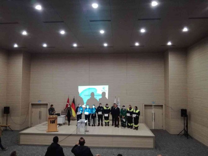 Beykoz’un Temizlik İşçileri Üniversite Mezunu Oldu