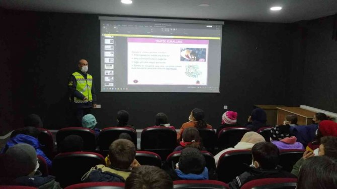 Jandarmadan Öğrencilere Trafik Eğitimi