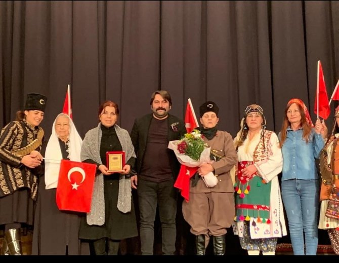 Eskişehir’de ‘Zafere Götüren Analar’ Adlı Tiyatro Oyunu Büyük Beğeni Topladı