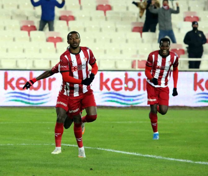 Sivasspor’da Kayode, Gol Sayısını 3’e Yükseltti