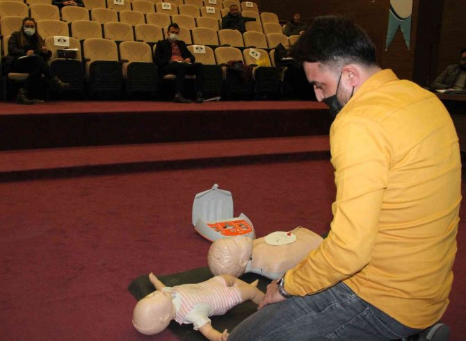 Döşemealtı Belediyesi Personeline İlk Yardım Eğitimi