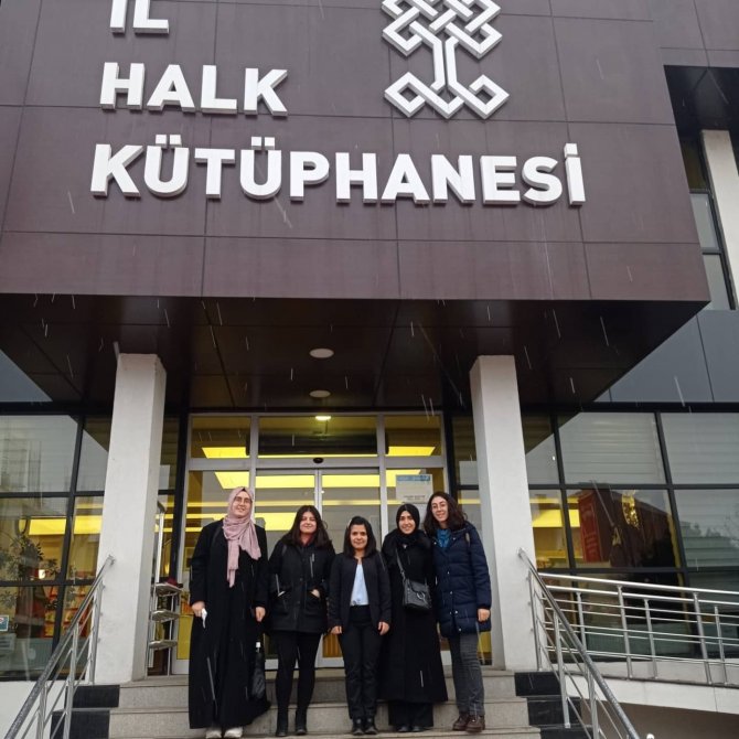 Matematik Öğrencilerinden Kütüphane’ye Ziyaret