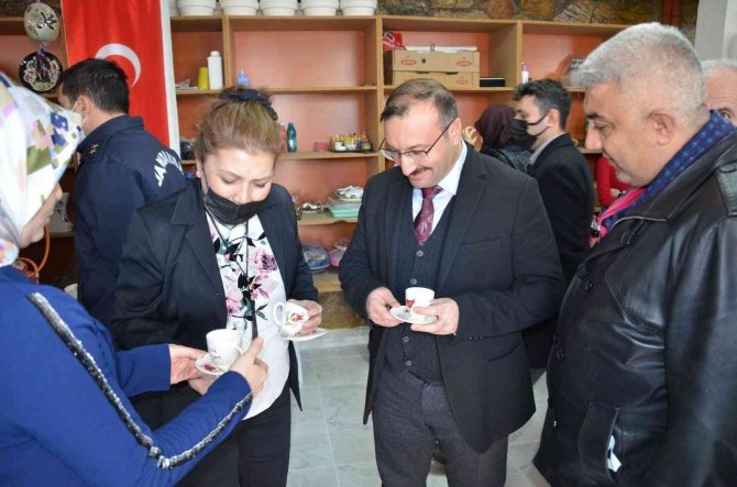 Emet’te Kadın Kooperatifinin Seramik Atölyesi Hizmete Girdi