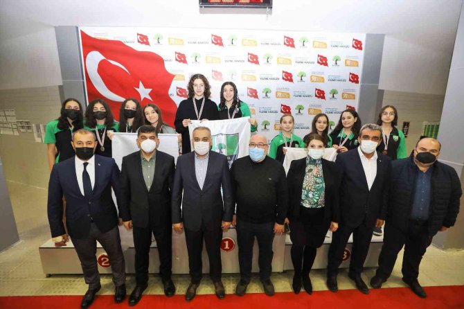 Kulaçlar, 25 Aralık Kurtuluş Günü İçin Atıldı