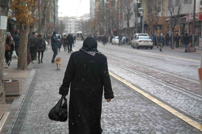 Eskişehir’de Hava Sıcaklığı Sıfırın Altına Düştü