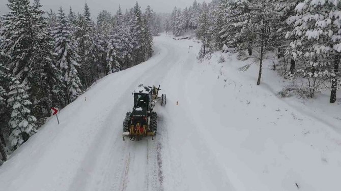 Karabük’te 141 Köy Yolu Ulaşıma Kapandı
