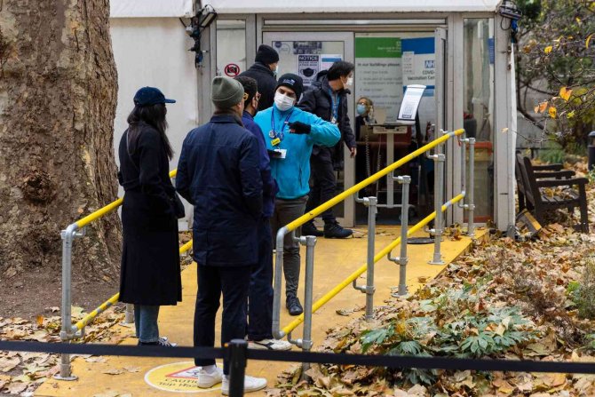 İ̇ngiltere’de Günlük Vaka Sayısı İlk Kez 100 Bini Aştı