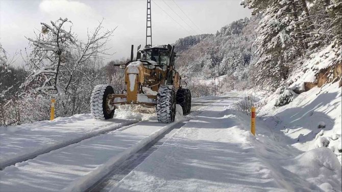 Karabük’te 141 Köy Yolu Ulaşıma Kapandı