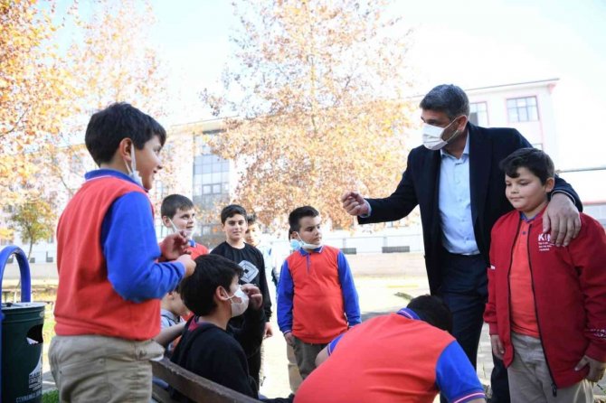 Kartepe’de Spor Sahaları Yenileniyor