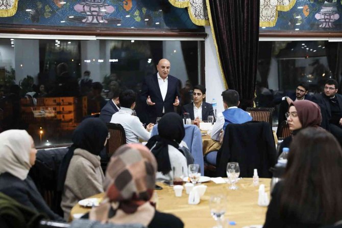 Başkan Altınok, Hukuk Öğrencileriyle Buluştu