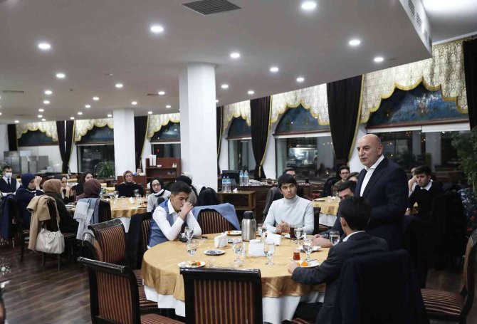 Başkan Altınok, Hukuk Öğrencileriyle Buluştu