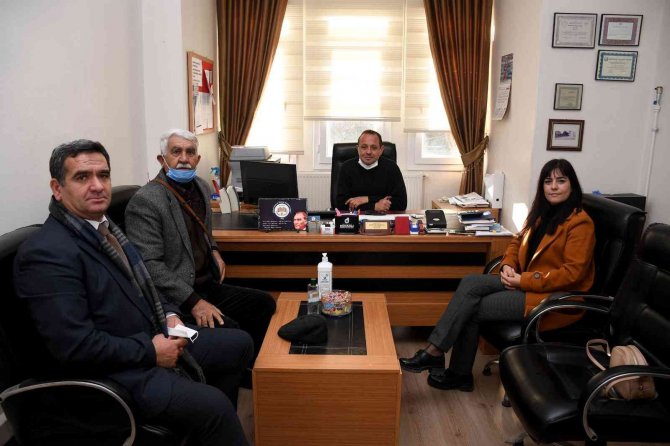 Kuşadası Belediyesi Ekipleri Eğitim Kurumlarının Sorunlarını Çözüyor