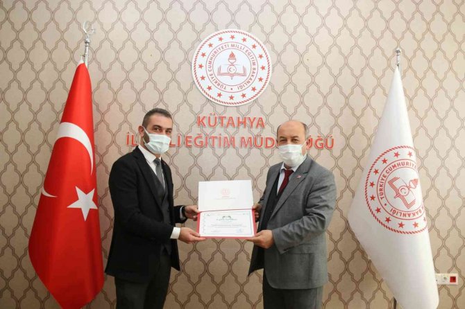 Kütahya’da ’Orman Okulu Lideri Eğitici Eğitimi’ne Katılan Öğretmenlere Sertifika