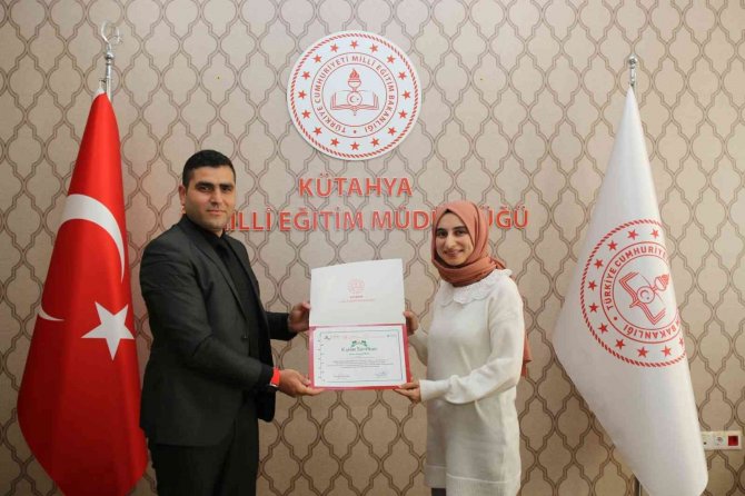 Kütahya’da ’Orman Okulu Lideri Eğitici Eğitimi’ne Katılan Öğretmenlere Sertifika