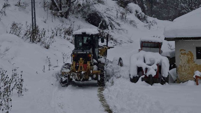 Keltepe Kayak Merkezi’nde Kar Kalınlığı 1 Metreye Ulaştı