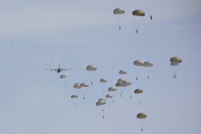 Msb: “49’uncu Dönem Statik Paraşüt Atlatıcı Ve Yer Ekip Komutanlığı Kursu Başarıyla İcra Edildi”