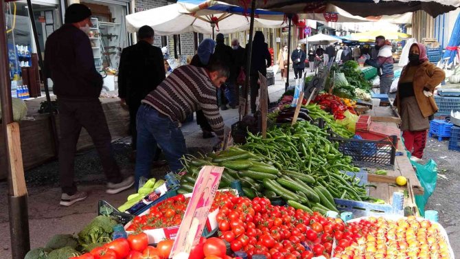 Ordu’da Semt Pazarında Durgunluk