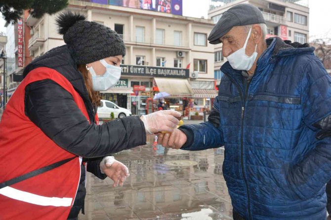 Sarıkamış Şehitleri İçin Hoşaf Ve Ekmek Dağıtıldı