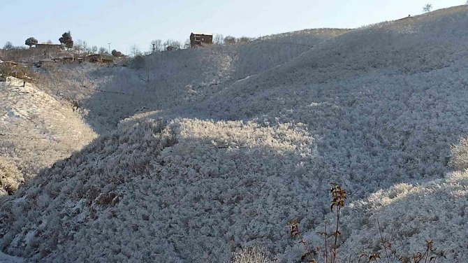 Karasu’nun Yüksek Kesimleri Beyaza Büründü