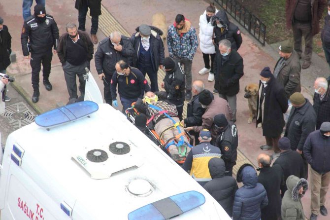 Motosikletli Kuryenin Yayaya Çarptığı Kaza Kamerada