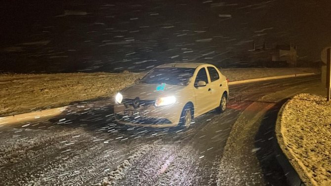Sinop Kent Merkezine Mevsimin İlk Karı Düştü