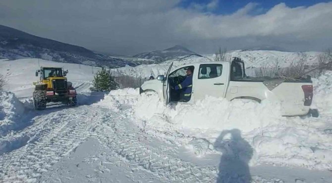 Arıza İhbarına Giderken Mahsur Kalan Ekip Kurtarıldı