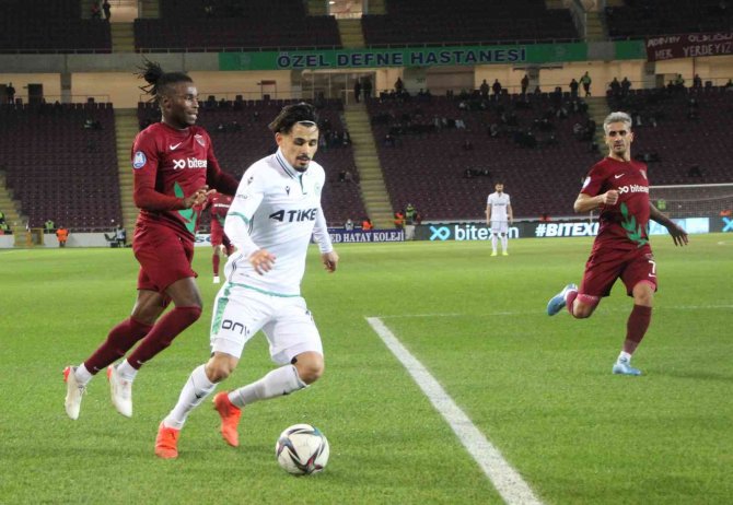 Spor Toto Süper Lig: A. Hatayspor: 1 - Konyaspor: 1 (İ̇lk Yarı)