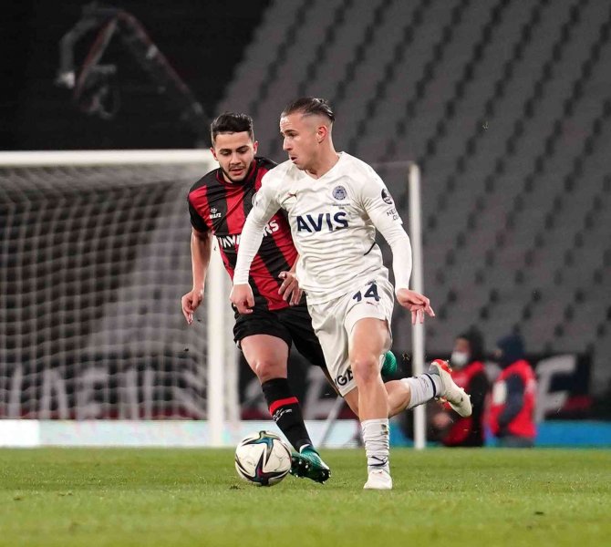 Spor Toto Süper Lig: Fatih Karagümrük: 1 - Fenerbahçe: 1 (İ̇lk Yarı)