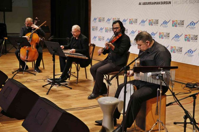 Usta Sanatçı Göksel Baktagir Ve Ekibinden Sultangazililere Müzik Ziyafeti