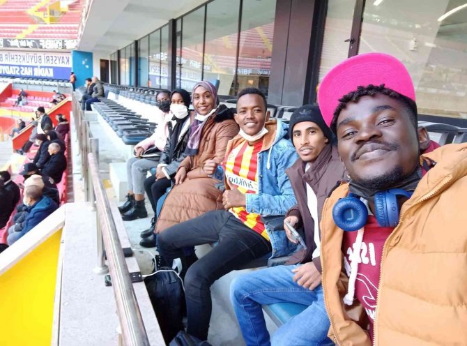 Sudanlı Öğrencilerden Kayserispor’a Destek