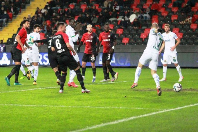 Spor Toto Süper Lig: Gaziantep Fk: 0 - A. Alanyaspor: 0 (İ̇lk Yarı)