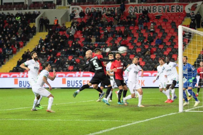 Spor Toto Süper Lig: Gaziantep Fk: 2 - A. Alanyaspor: 1 (Maç Sonucu)