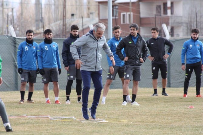 Vanspor Fk, Niğde Anadolu Fk Maçına Kenetlendi