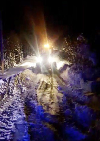 Tunceli’de Ekipler Karla Kaplı Köydeki Yaralı Vatandaş İçin Seferber Oldu