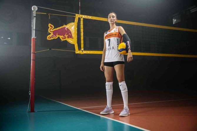 Milli Voleybolcu Hande Baladin’in Hedefi Ligde Ve Avrupa’da Şampiyonluk