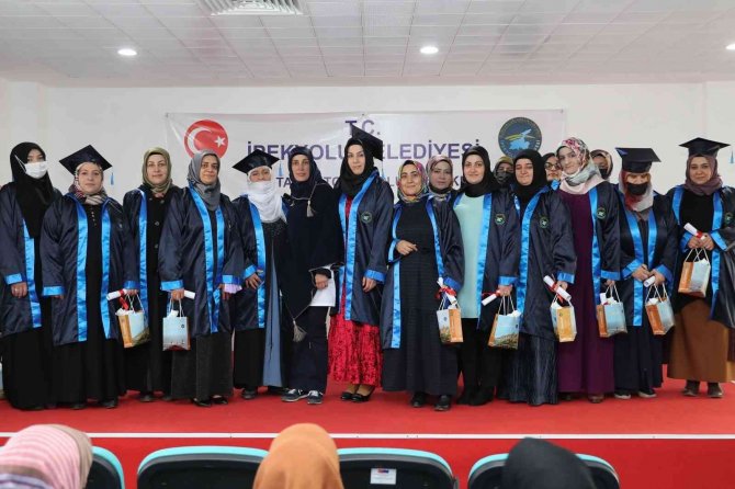 İ̇pekyolu’nda Kadınların Mezuniyet Coşkusu Devam Ediyor