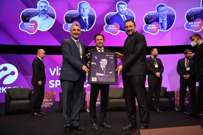 Tuzla Belediye Başkanı Dr. Yazıcı ‘Vizyoner’21 Zirvesi’ne Katıldı