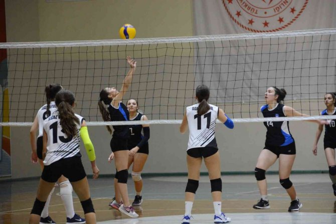 Yunusemreli Filenin Sultanları Sezonu Galibiyetle Kapattı: 3-1
