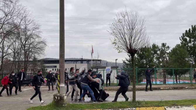 Savaş Alanını Andıran Taraftarların Kavgasında Ceza Yağdı