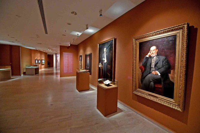 Abdülmecid Efendi’nin Eserleri Sergileniyor