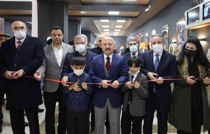 Ağrı’da Öğrencilere Hizmet Verecek Sinema Salonu Faaliyete Girdi