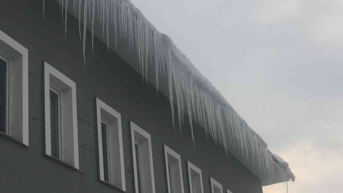 Karlıova’da Kar Yağışı Durdu, Hava Sıcaklığı Eksi 20’e Düştü
