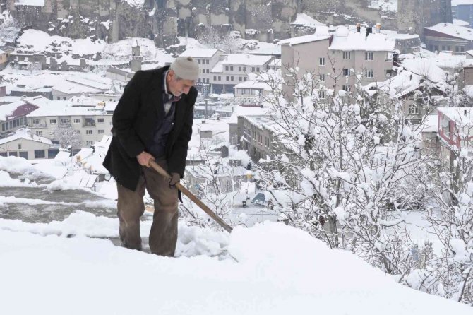 Bitlis’te 195 Köy Yolu Ulaşıma Açıldı