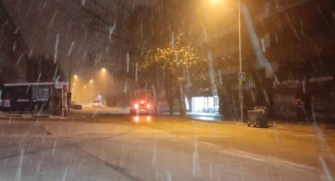 Bursa’da “Kar Çilesi”, Araçlar Yolda Kaldı